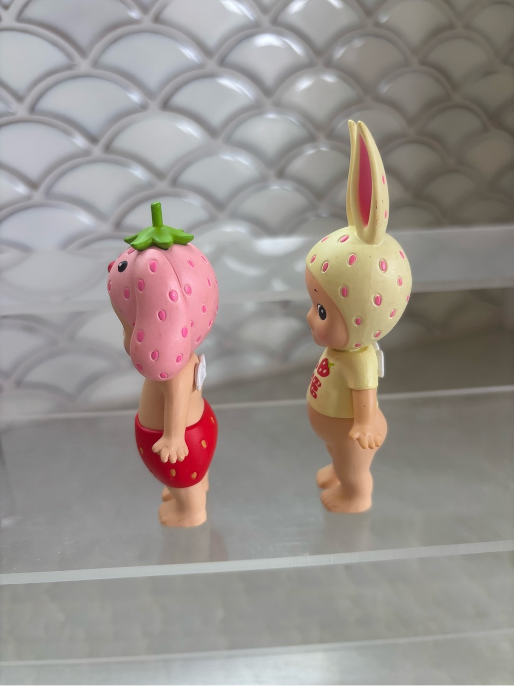 Sonny Angels Strawberry Love Series - Lop and Rabbit (set of 2) - Picture 4 of 5